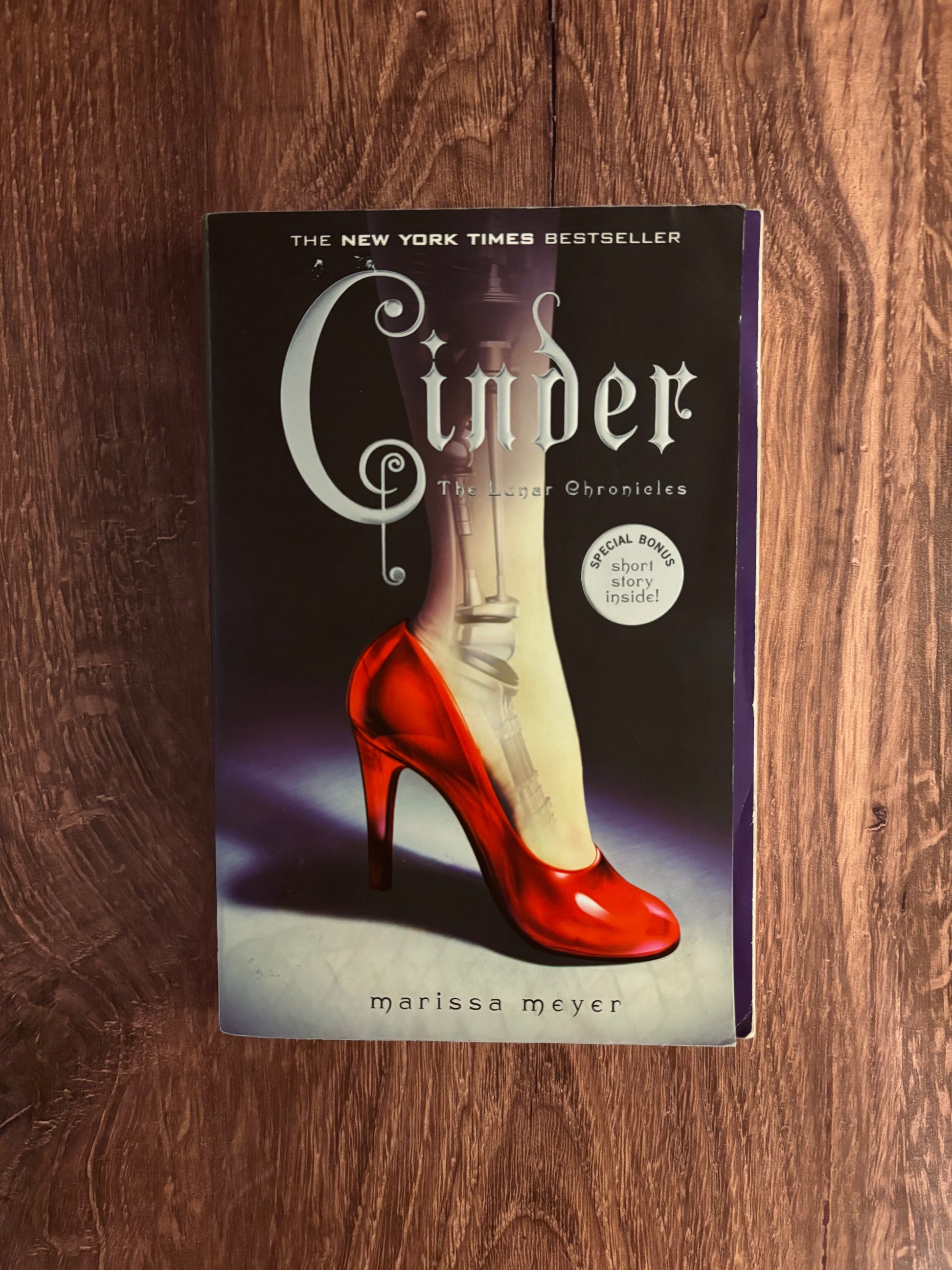 "Cinder" by Marissa Meyer (Preowned Paperback)