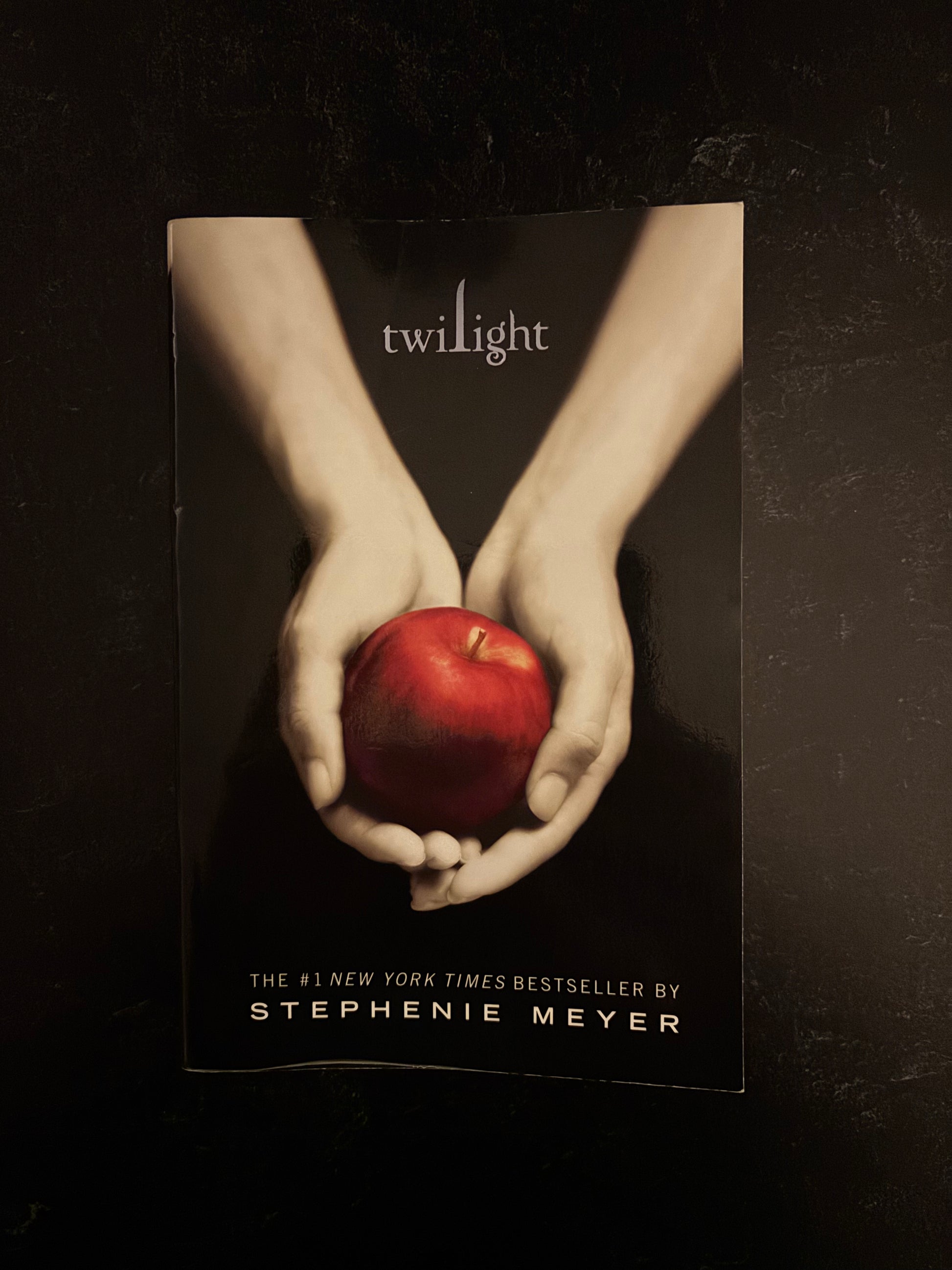 "Twilight" by Stephanie Meyer (Preowned Paperback)
