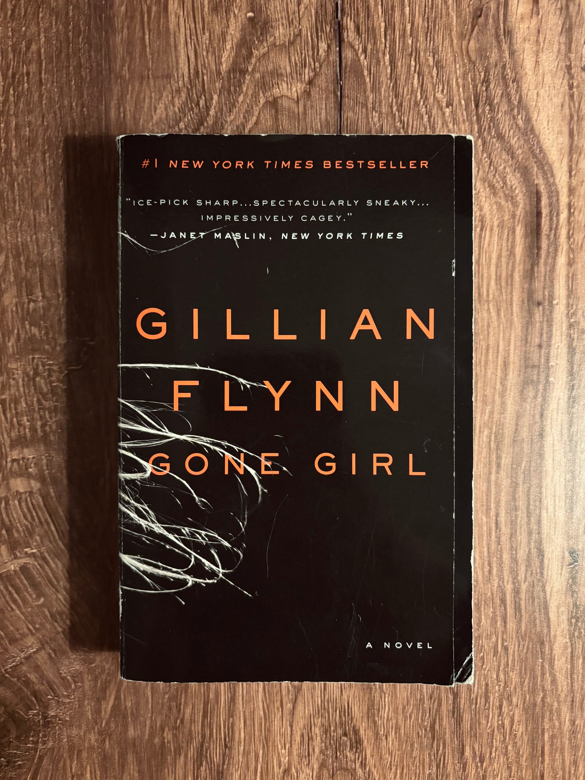 "Gone Girl" by Gillian Flynn (Preowned Paperback)